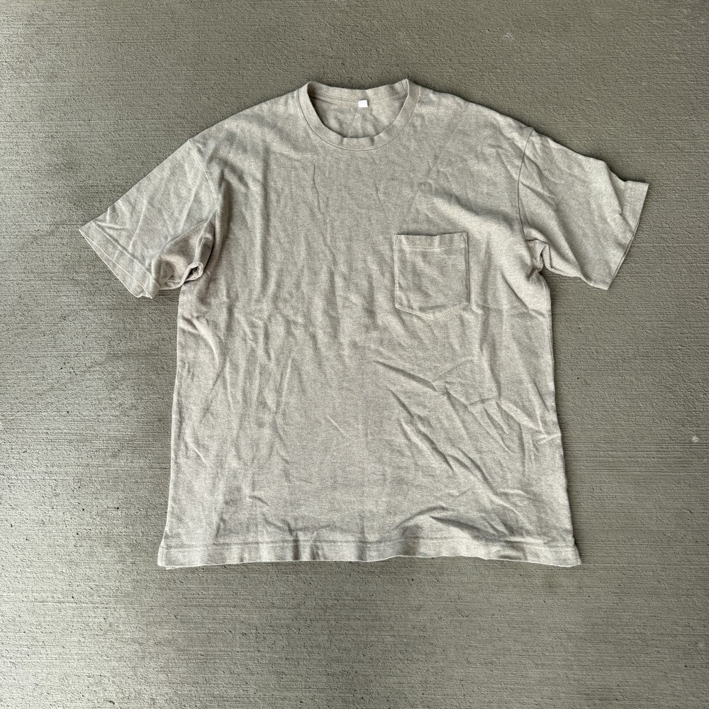 Uniqlo Men's Pocket T-Shirt Sz XL Beige Tan Crew Neck Casual Basic Short Sleeve